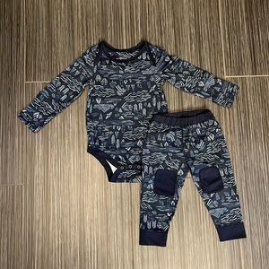 Patagonia Capilene set, 6-12 months